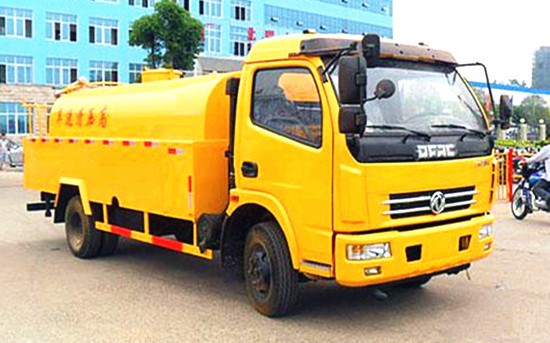 東風(fēng)多利卡清洗車（6）方